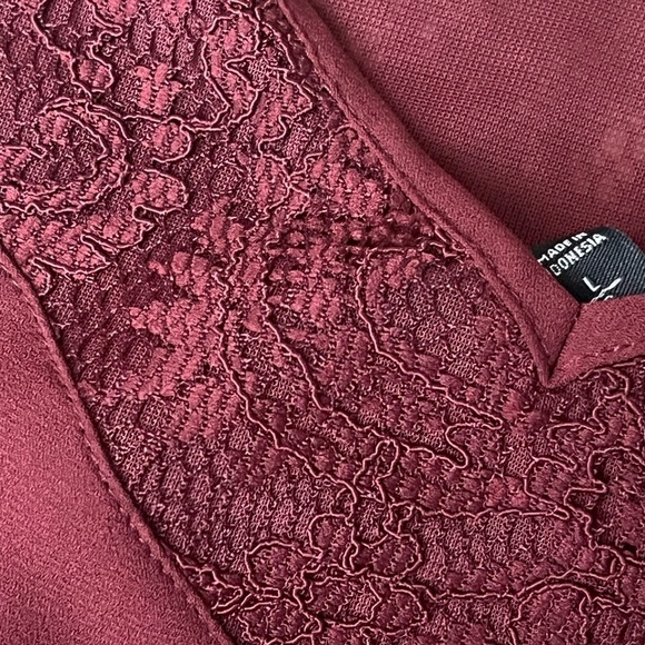 Express Burgundy Lace Trim Cold Shoulder Cami Top Blouse L Chiffon Romantic Goth - Picture 10 of 11